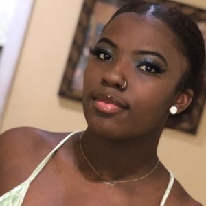 Meet your Posher, Ria